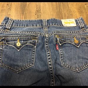 Levi’s 542 Low Women’s denim cropped jeans size 10